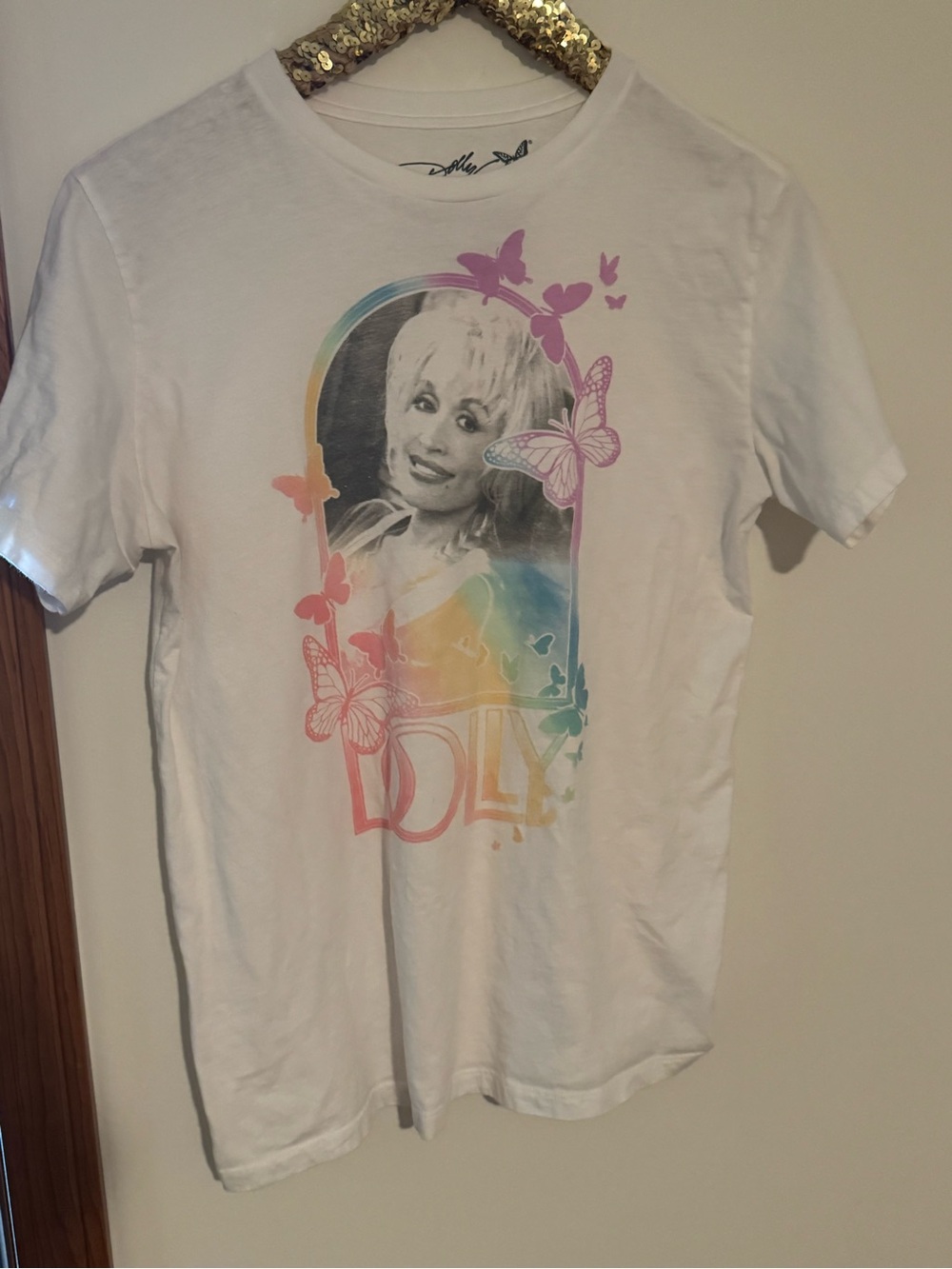 Dolly Graphic Tee